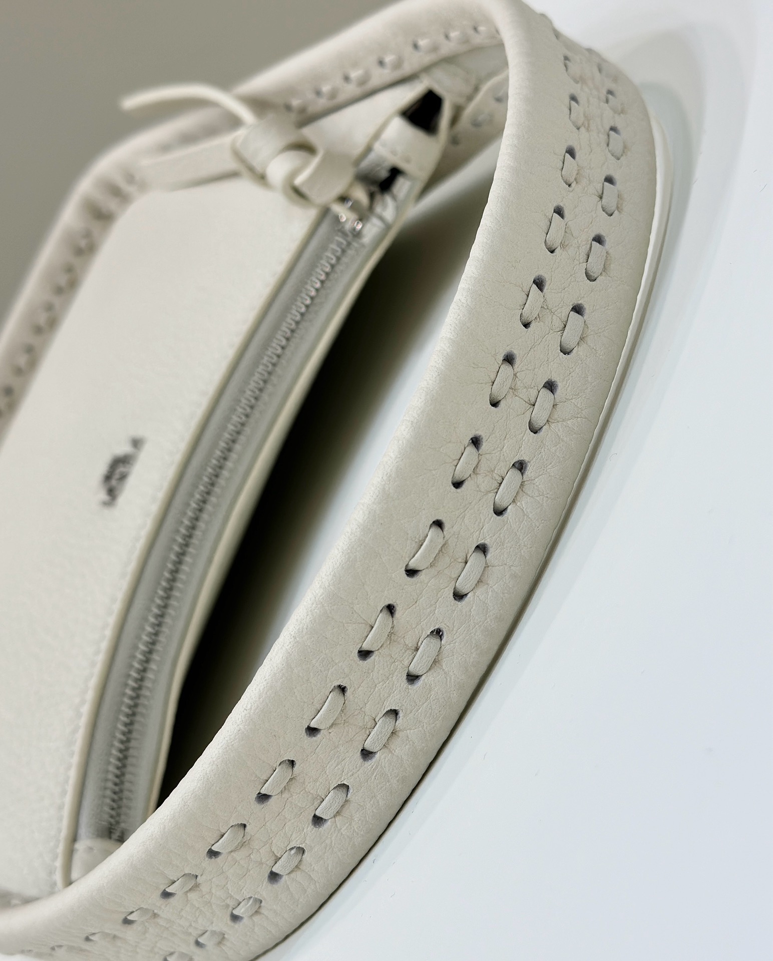 [TOP] FENDI Calfskin Mini Hobo Bag 27x7x20.5cm - GHW/SHW