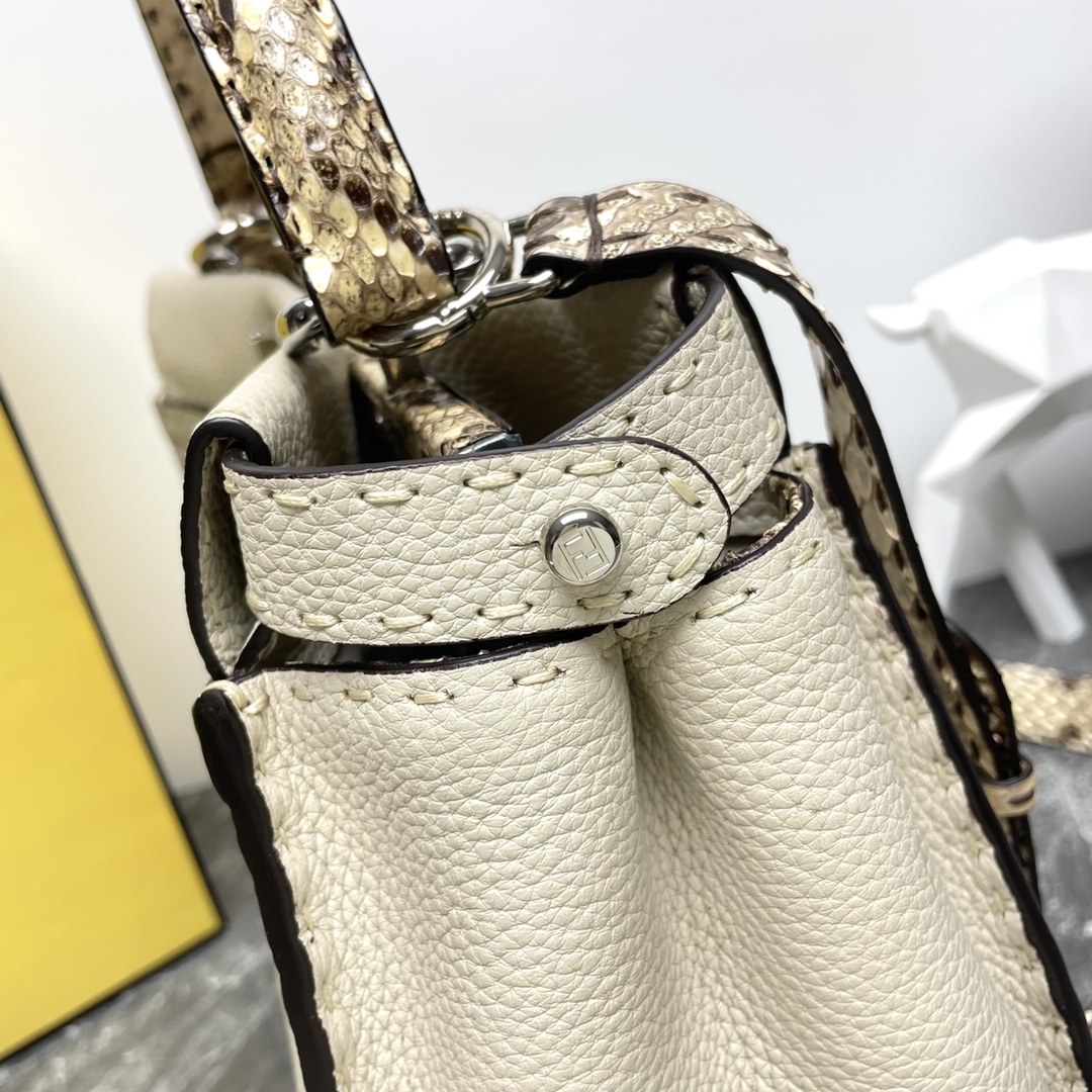 [TOP] FENDI Snake Skin Peekaboo Bags 33cm - SHW
