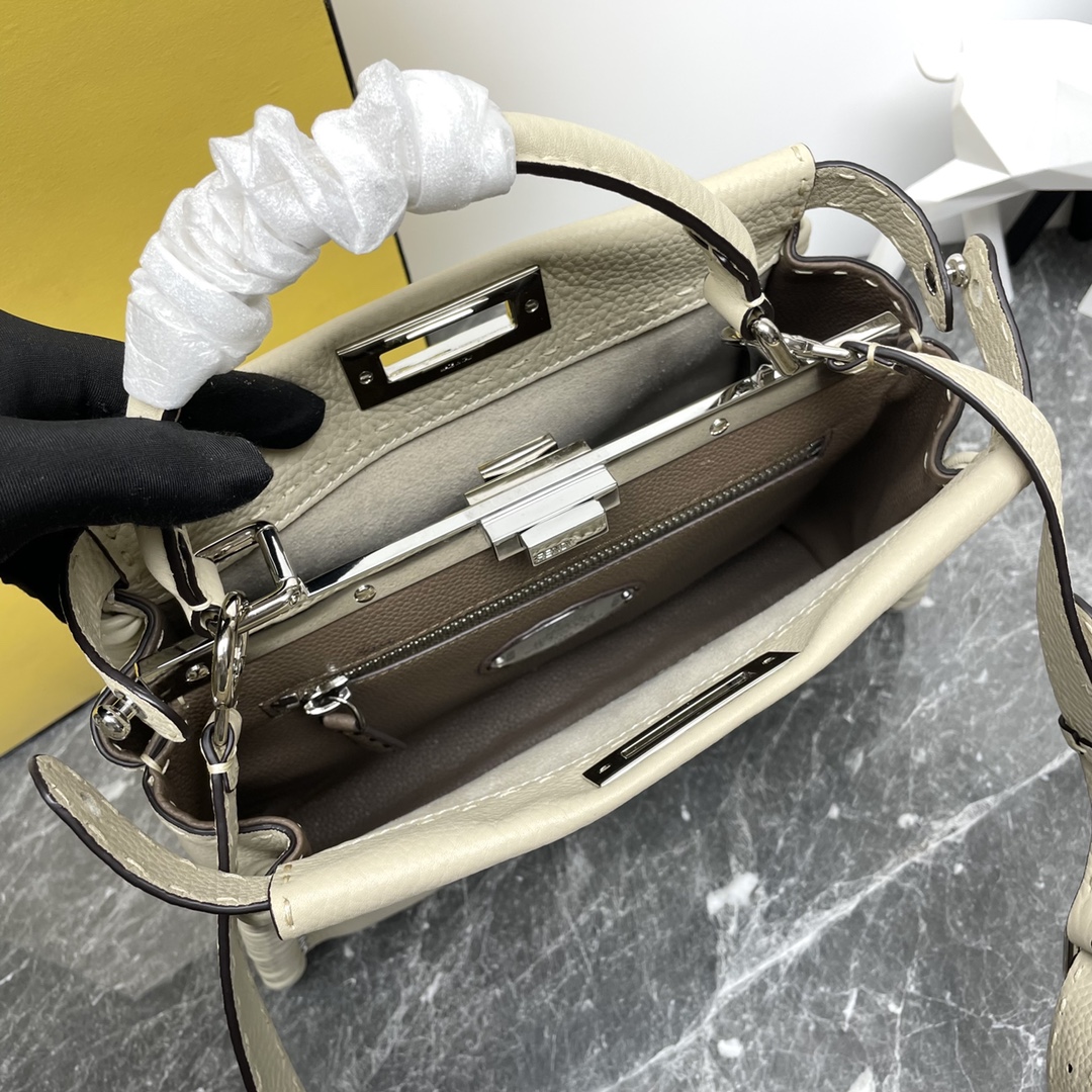 [TOP] FENDI Calfskin Peekaboo ISeeU Medium 33-12-16cm - SHW