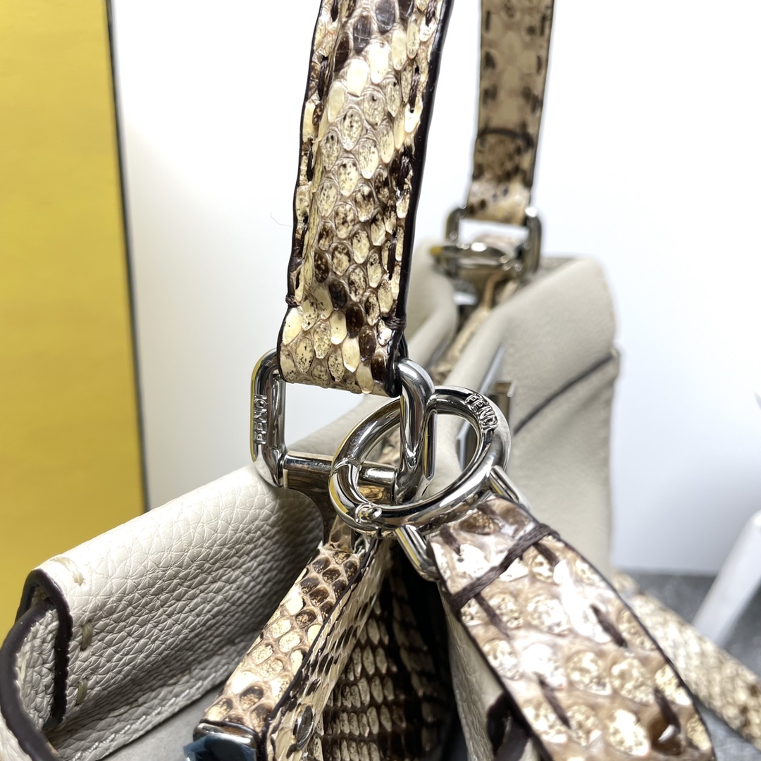 [TOP] FENDI Snake Skin Peekaboo Bags 33cm - SHW