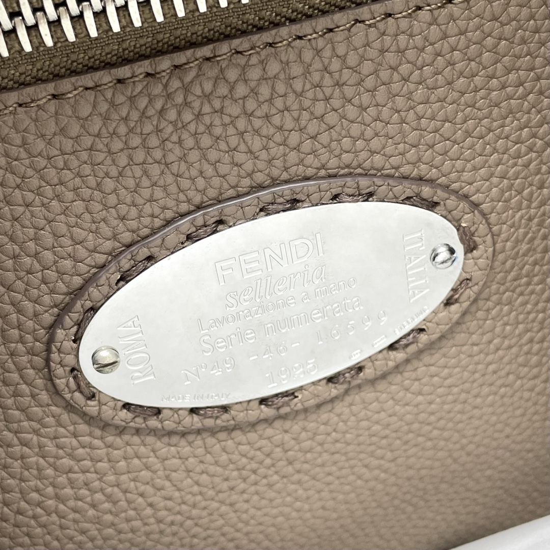 [TOP] FENDI Calfskin Peekaboo ISeeU Medium 33-12-16cm - SHW