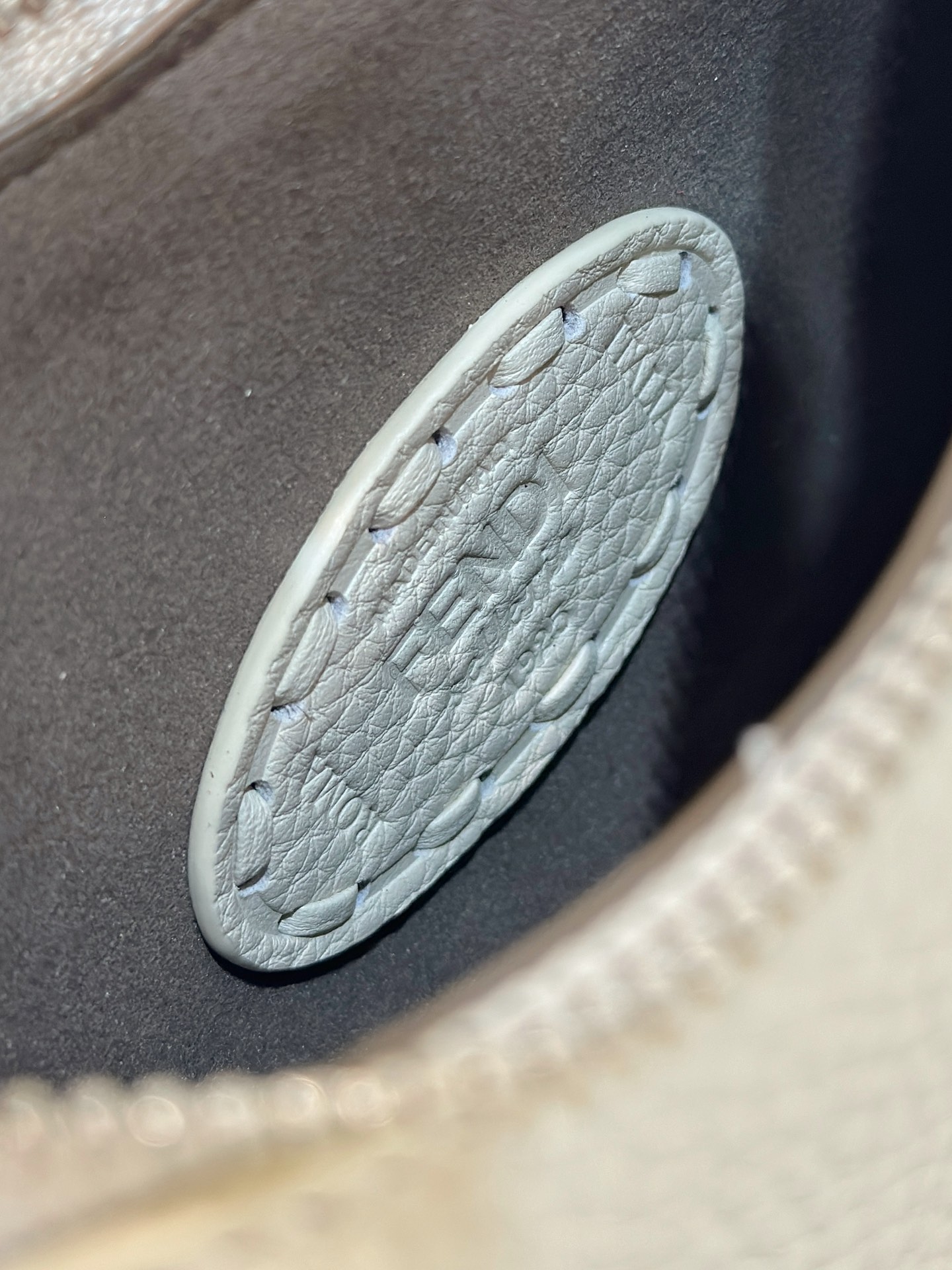 [TOP] FENDI Calfskin Mini Hobo Bag 27x7x20.5cm - GHW/SHW