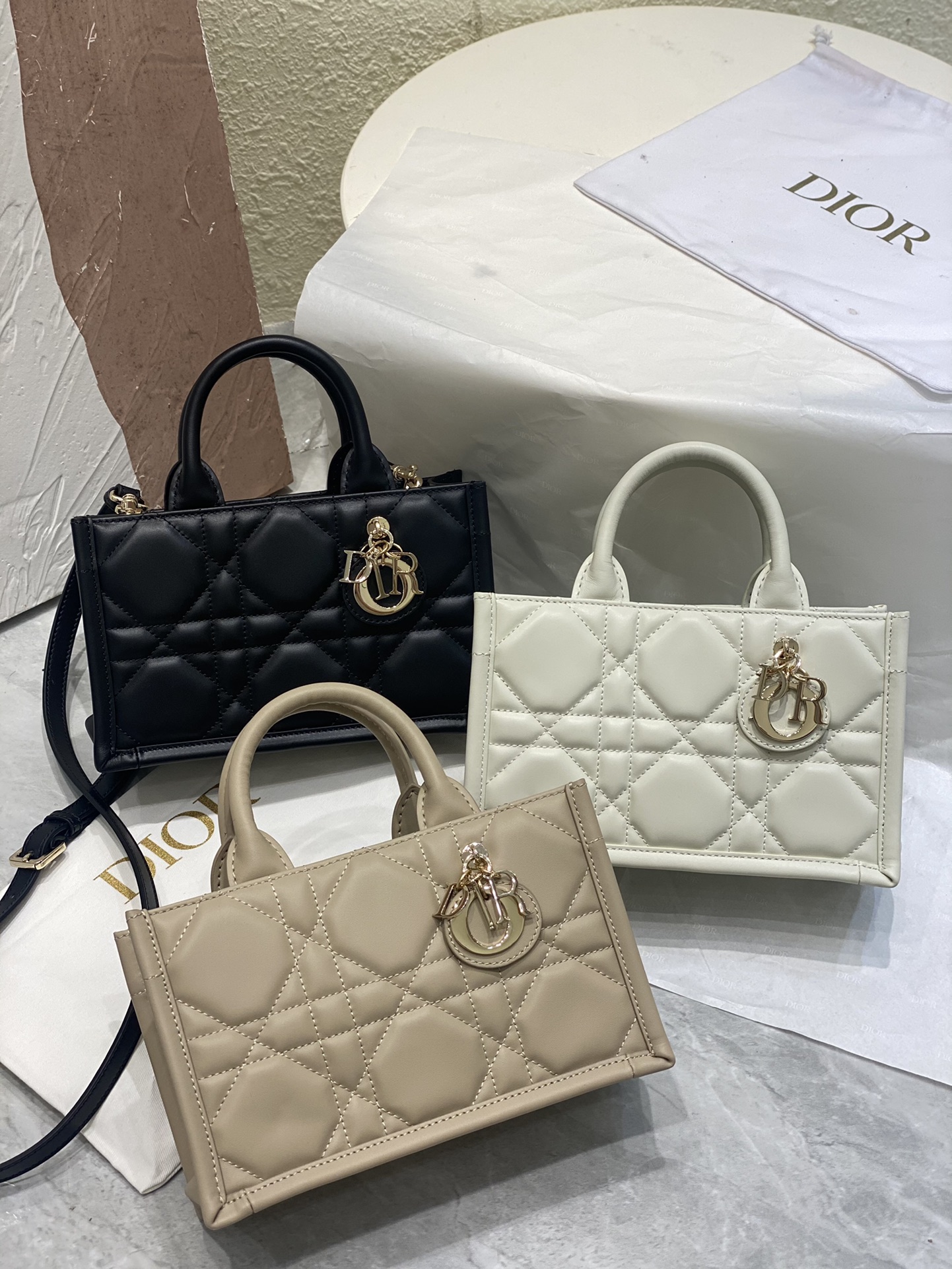 [TOP] Christian Dior Calfskin Book Tote Bags 21.5x13x7.5cm - 3 Colors