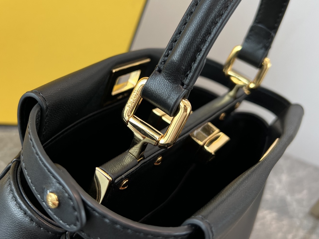 [TOP] FENDI Lambskin Iconic Mini Peekaboo Bag 23cm - Black&GHW