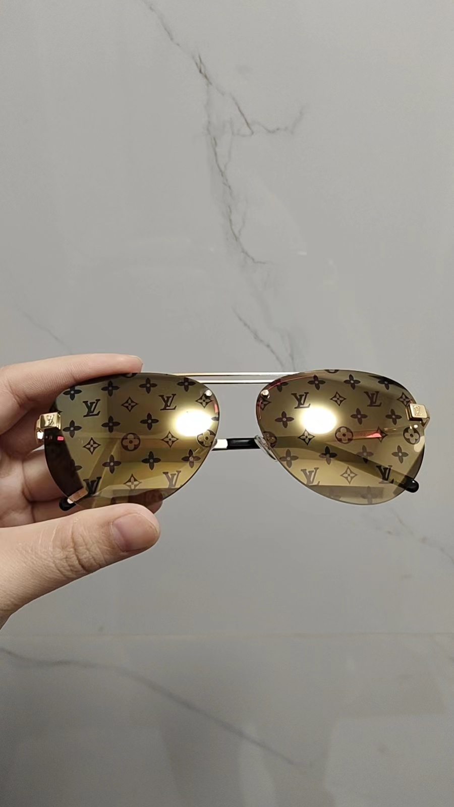 [TOP] Louis Vuitton LV Sunglasses - Golden