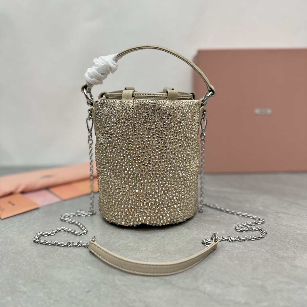 [TOP] Miu Miu Diamond Bucket Bags 17X15X10CM - 2 Colors