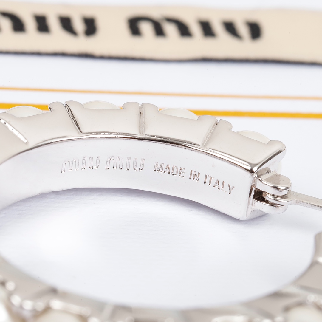 [TOP] Miu Miu Pearl Earring