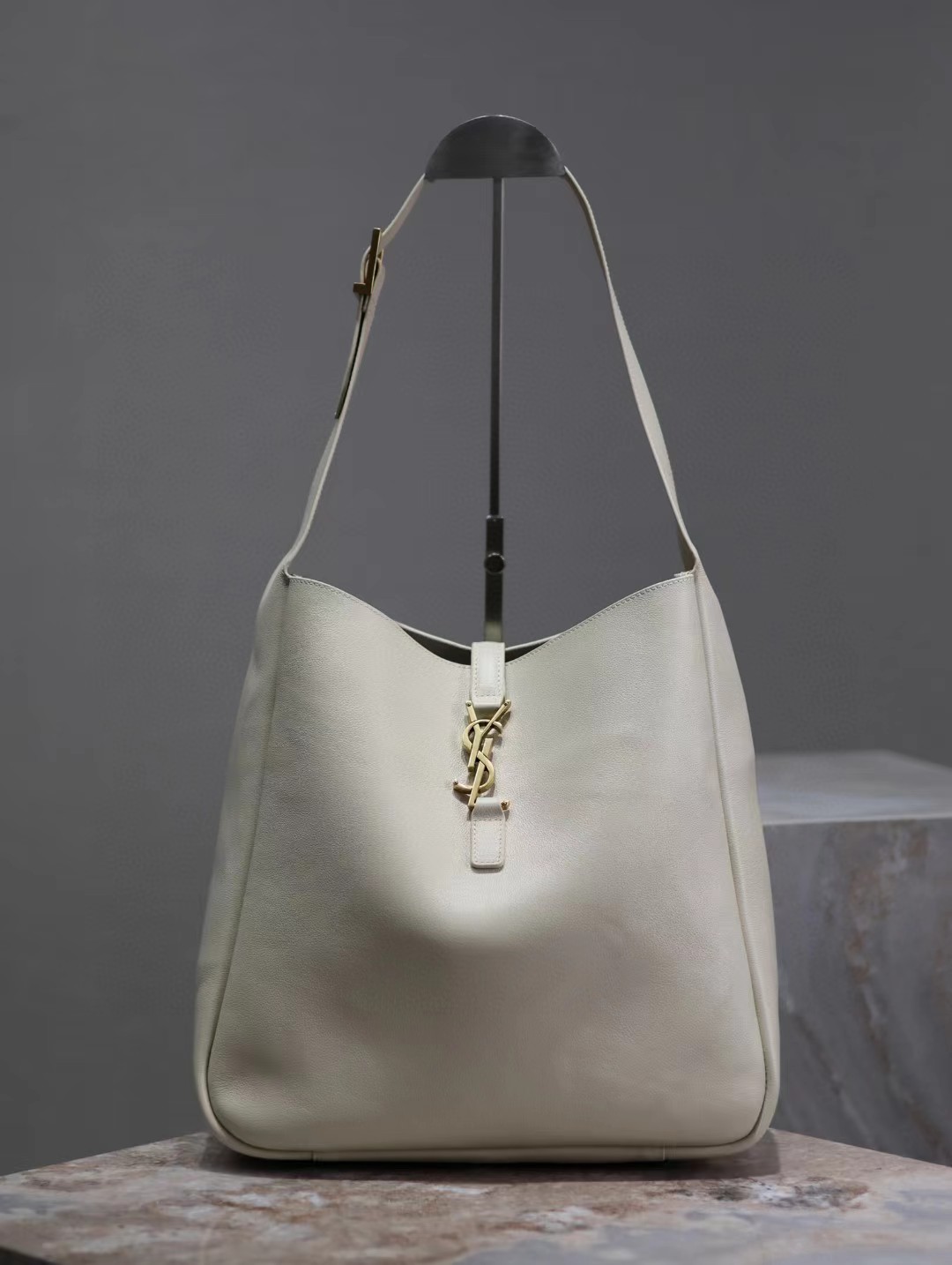 [TOP] Yves Saint Laurent YSL Le 5A7 Supple Shoulder Bag - 2 Sizes - GHW