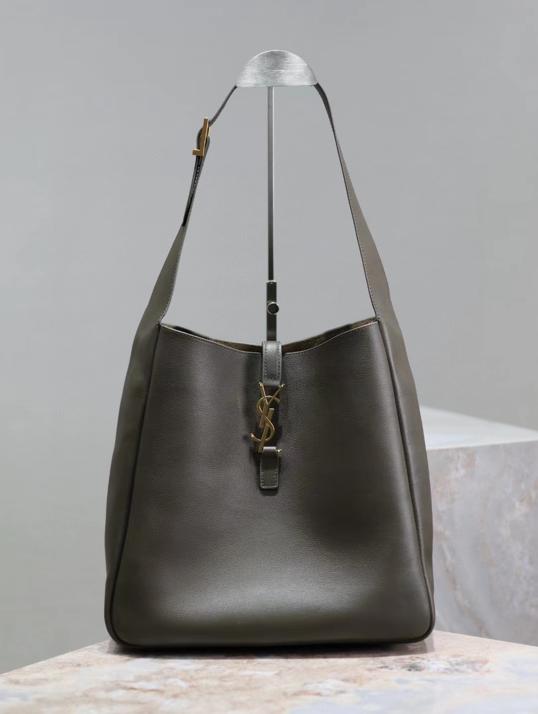 [TOP] Yves Saint Laurent YSL Le 5A7 Supple Shoulder Bag - 2 Sizes - GHW