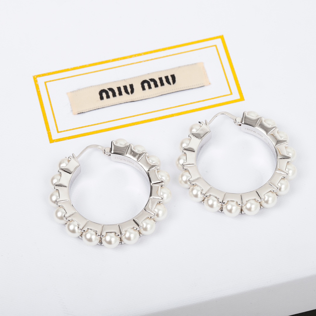 [TOP] Miu Miu Pearl Earring
