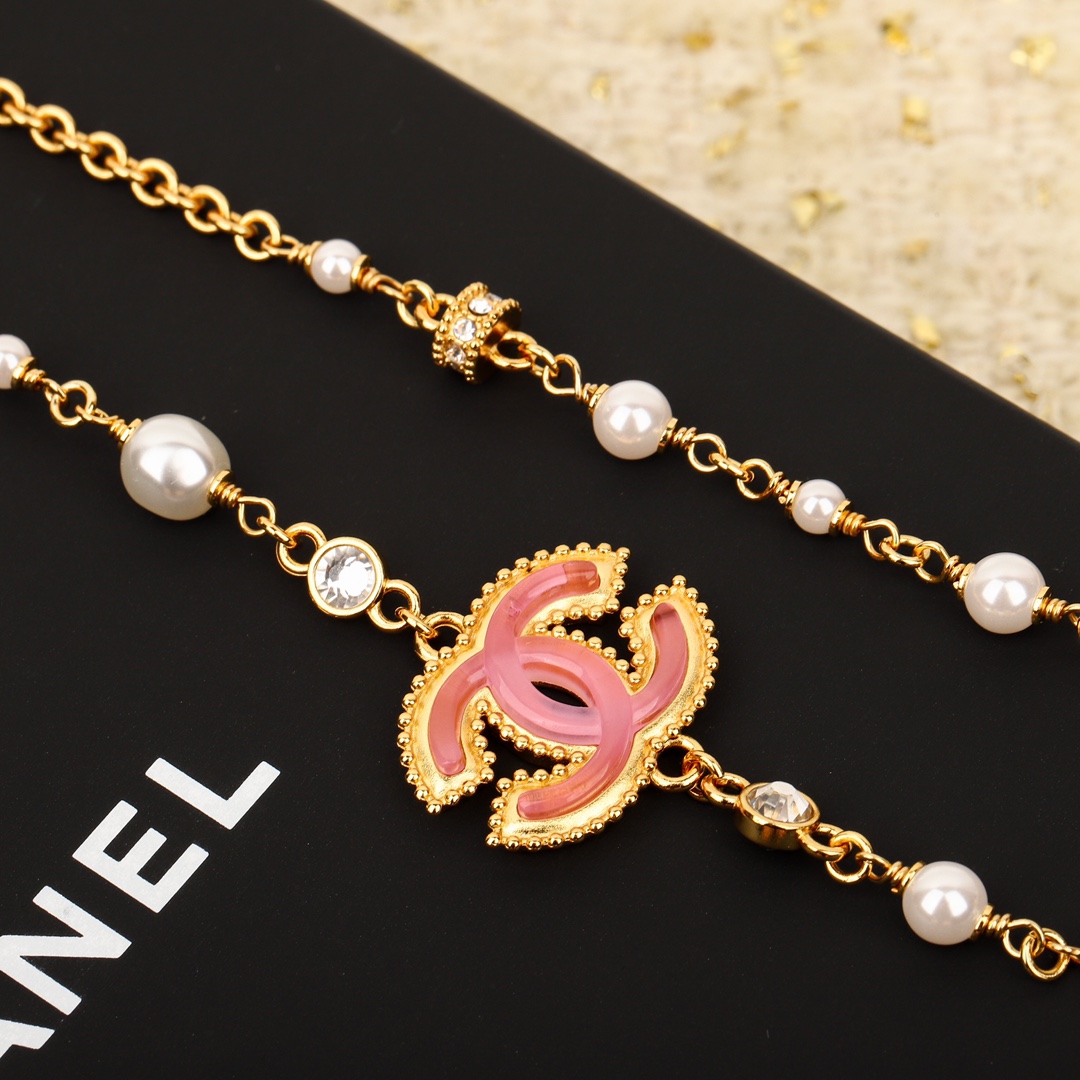 [TOP] CHANEL Pink Resin CC Pearl Necklace