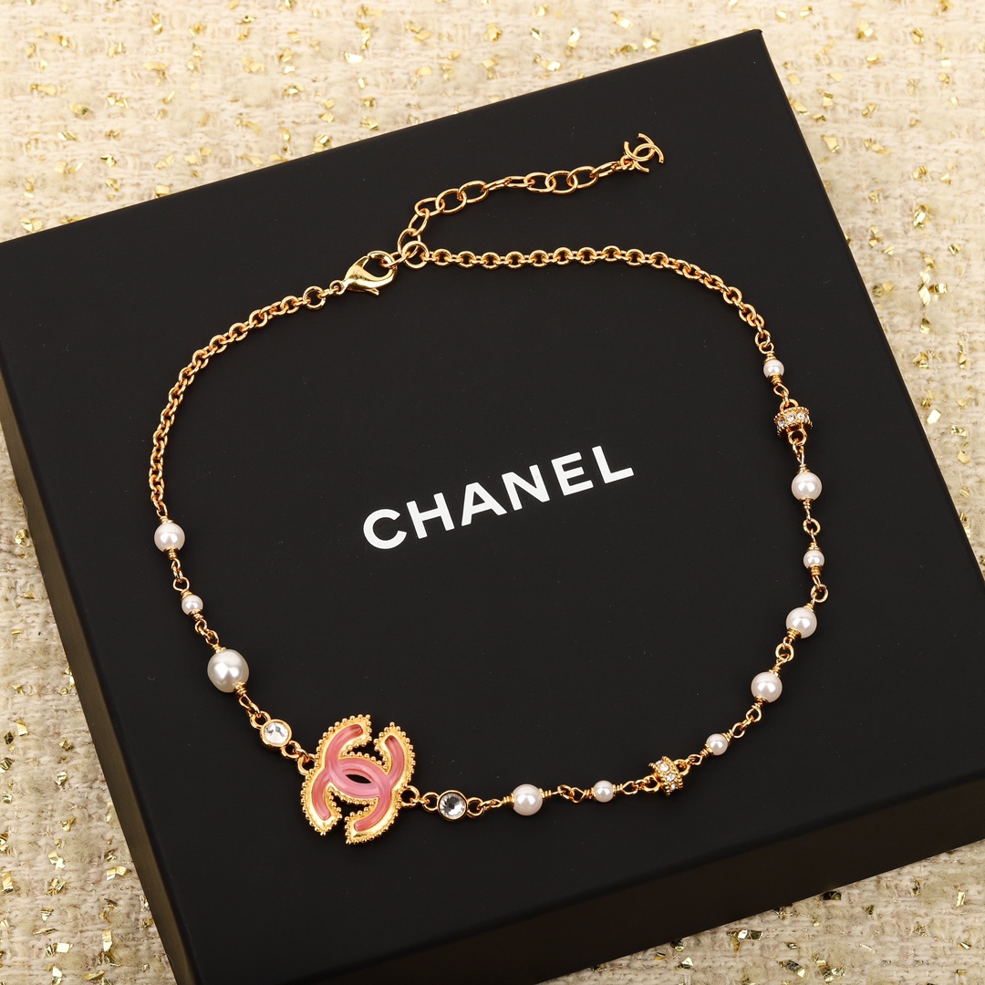 [TOP] CHANEL Pink Resin CC Pearl Necklace