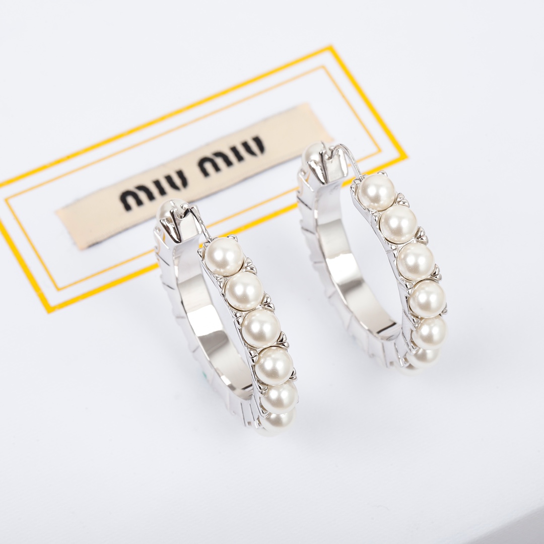 [TOP] Miu Miu Pearl Earring