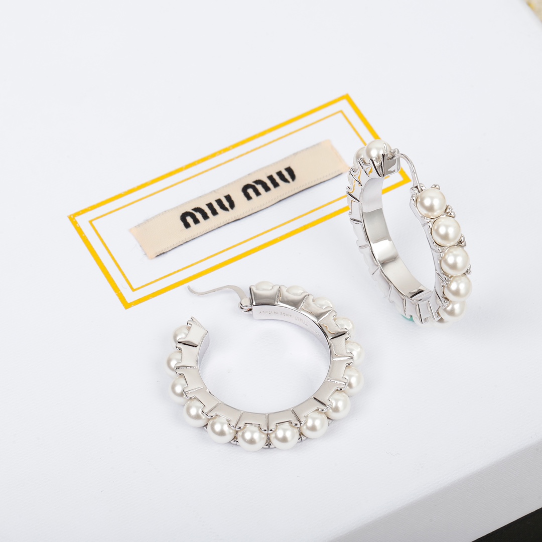 [TOP] Miu Miu Pearl Earring