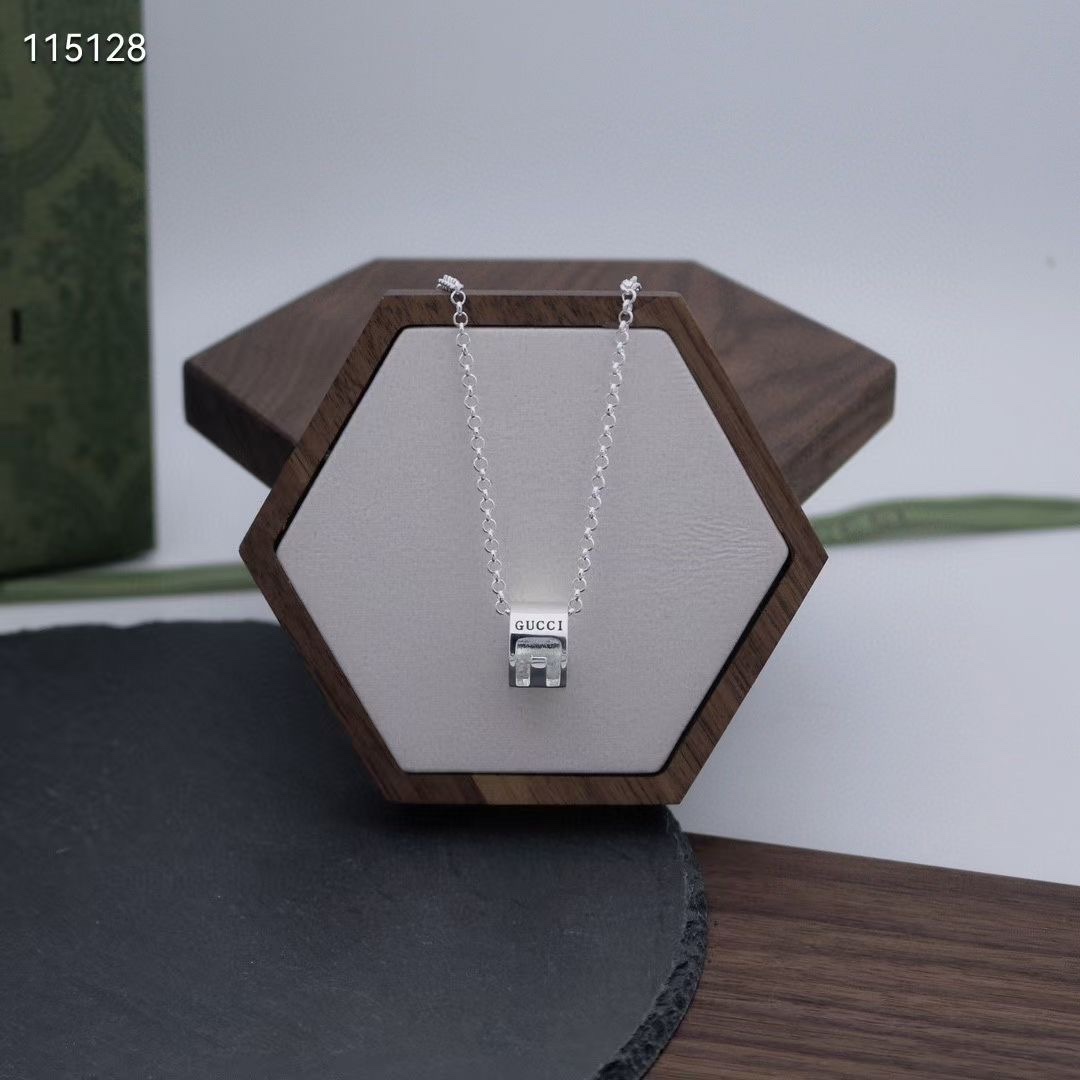 [TOP]GUCCI Classic Hollow Cylinder Pendant Necklace