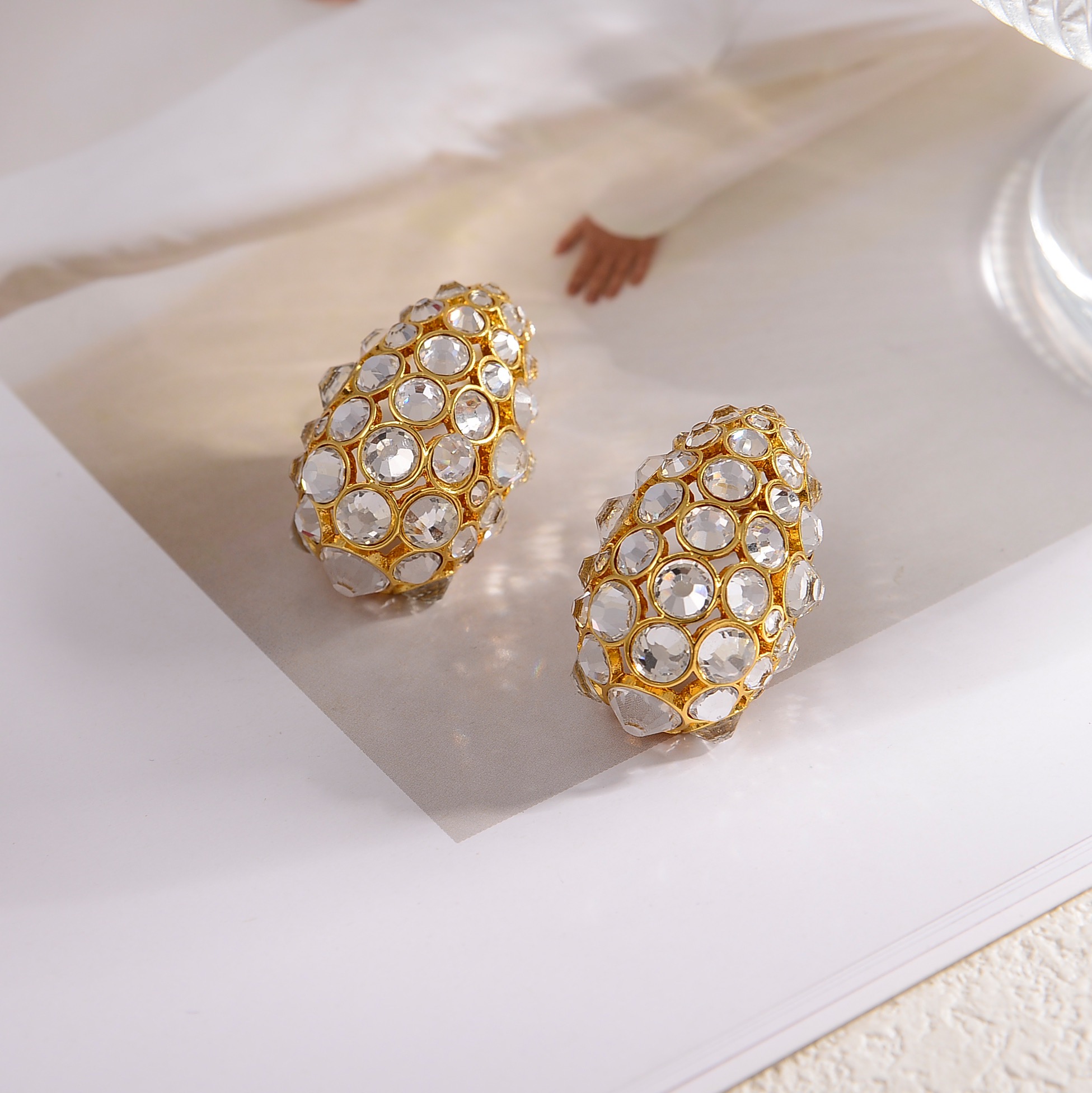 [TOP] VALENTINO Silver Crystal Stud Earrings