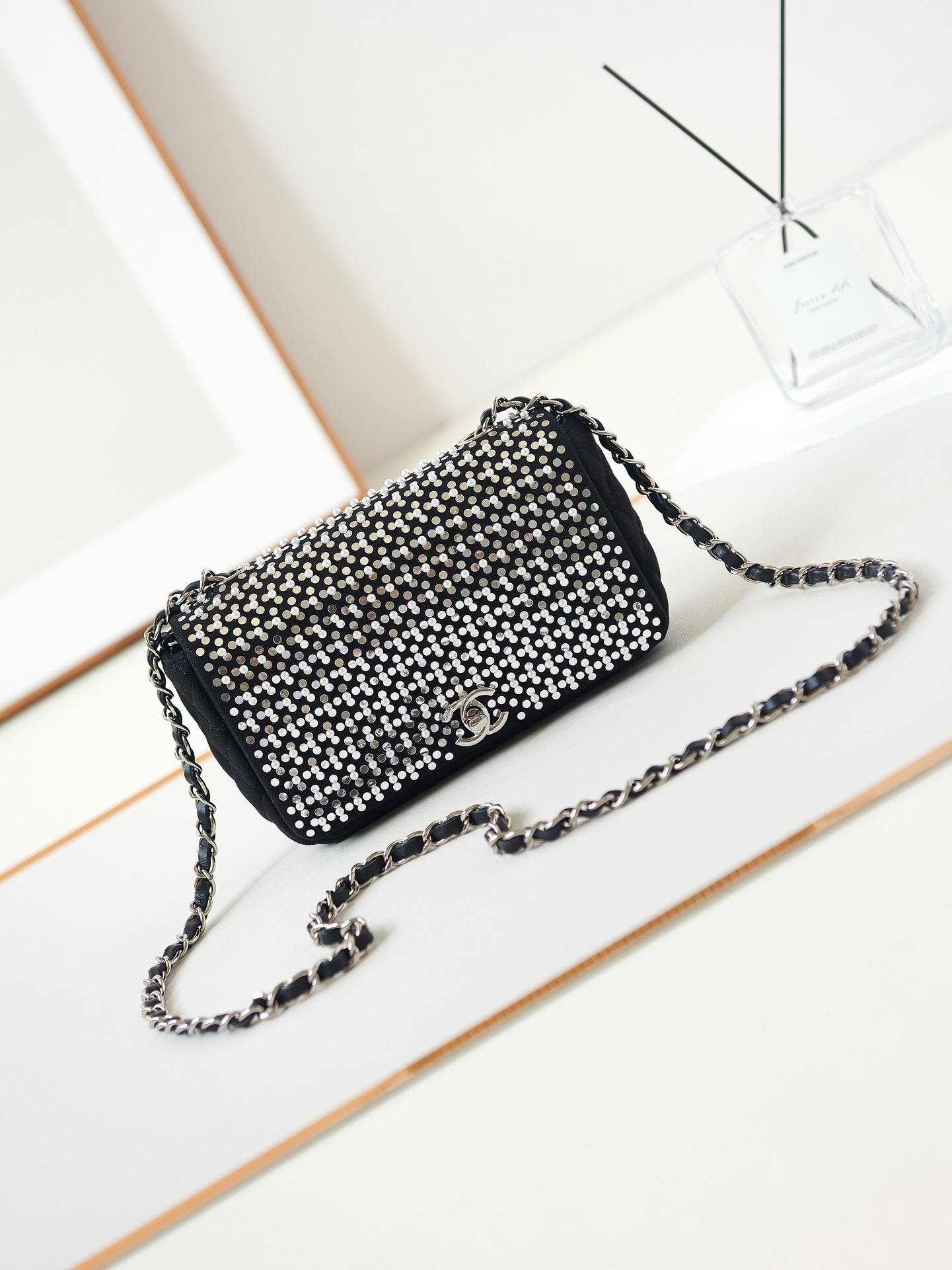 [TOP] CHANEL MINI Flap Bag 11.5x19.5x5.5cm with Pearl Sequins - Black