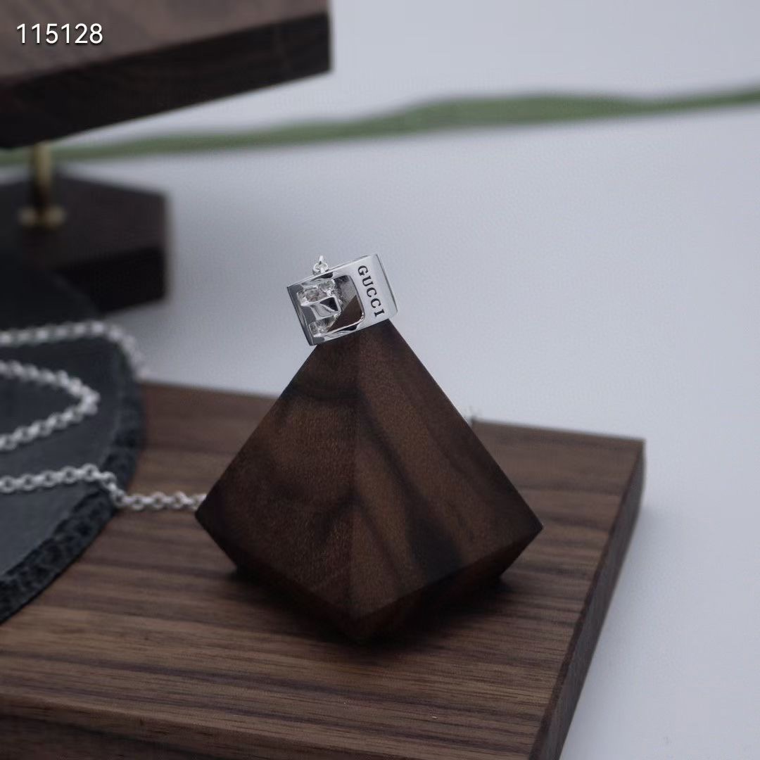 [TOP]GUCCI Classic Hollow Cylinder Pendant Necklace