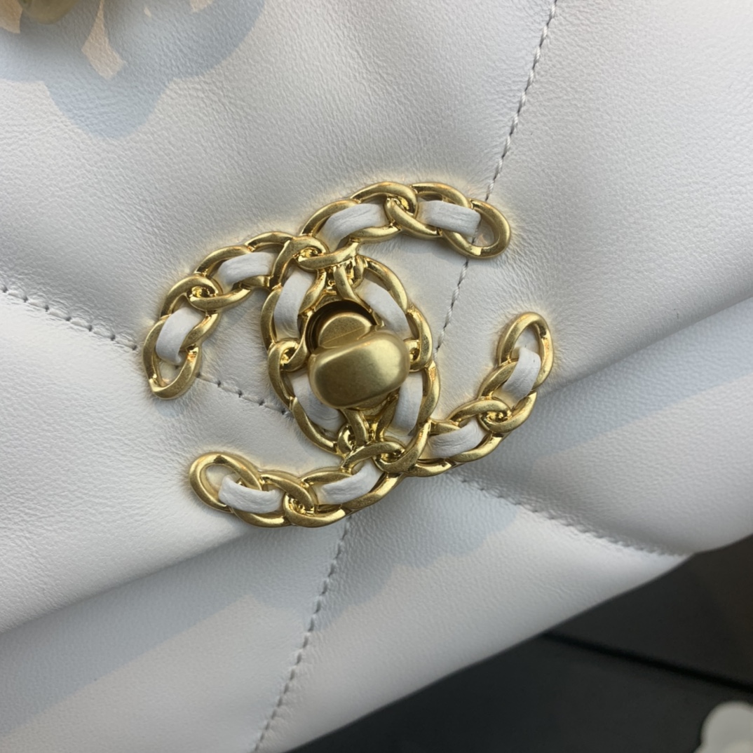 [TOP] CHANEL Lambskin 19 Bag 26x9x16cm - White&GHW