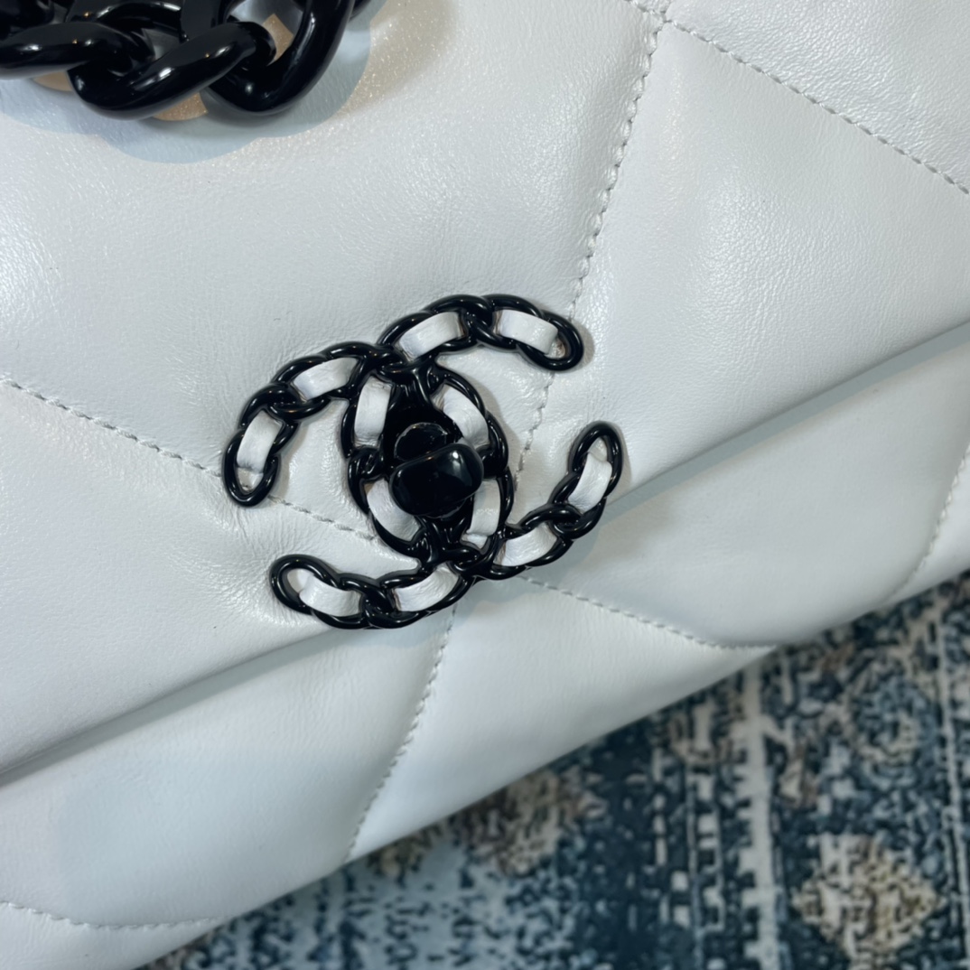 [TOP] CHANEL Lambskin 19 Bag 26x9x16cm - White&BHW