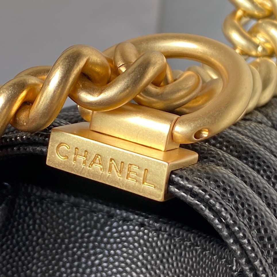 [TOP] CHANEL Metal handle Le Boy Bag 20cm/25cm - Black & GHW