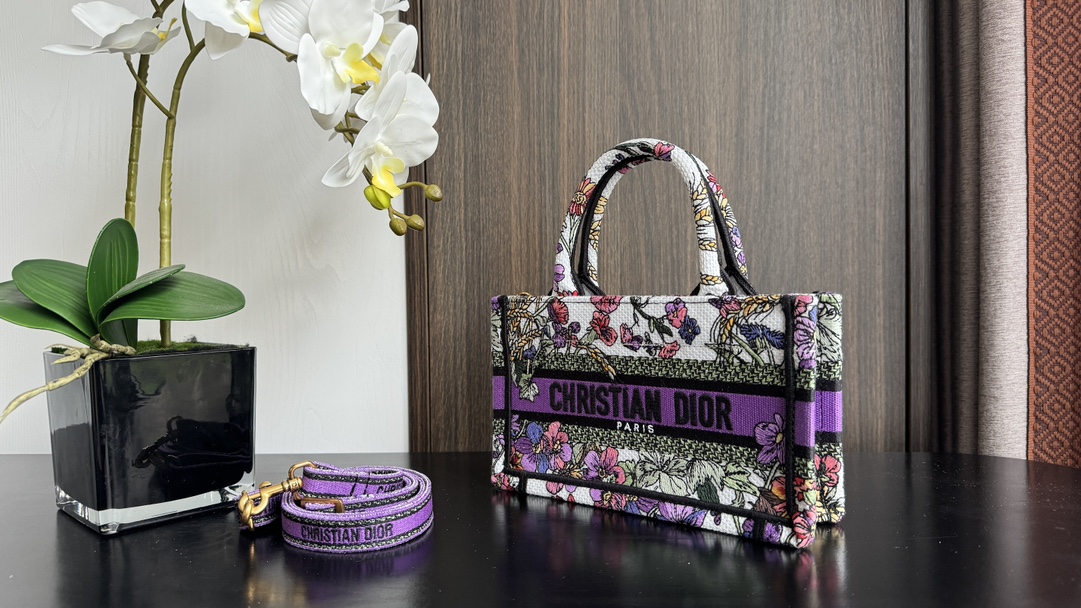 [TOP] Christian Dior Book Tote Bag Mini 21.5x13x7.5cm with Flower Embroidery Pattern