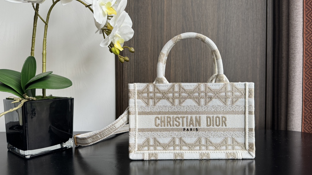 [TOP] Christian Dior Book Tote Bag Mini 21.5x13x7.5cm with Gold Rhombus Pattern