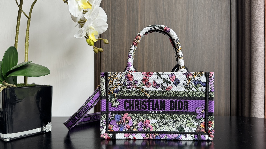 [TOP] Christian Dior Book Tote Bag Mini 21.5x13x7.5cm with Flower Embroidery Pattern