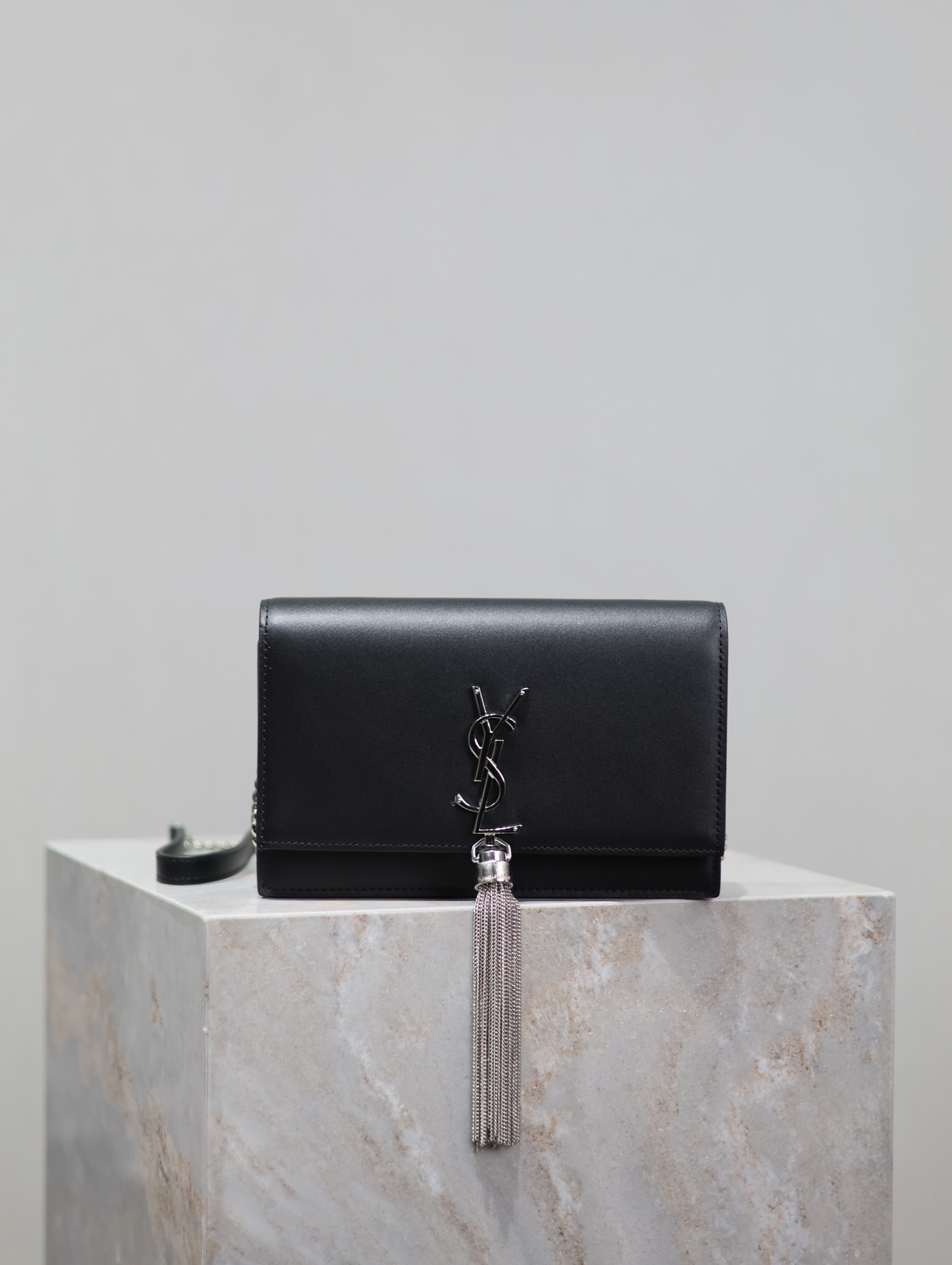 [TOP] Yves Saint Laurent YSL Kate Tassel Bag Cowhide Plain Weave 19x12.5x4cm - Black&SHW