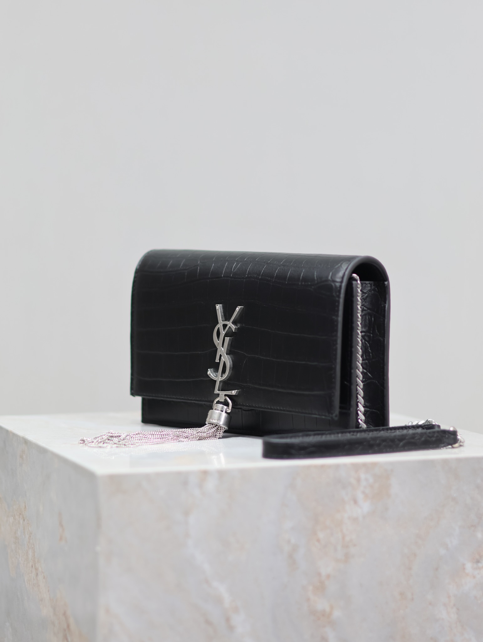 [TOP] Yves Saint Laurent YSL Kate Tassel Bag Matte Croc Embossed Cowhide 19x12.5x4cm - Black&SHW