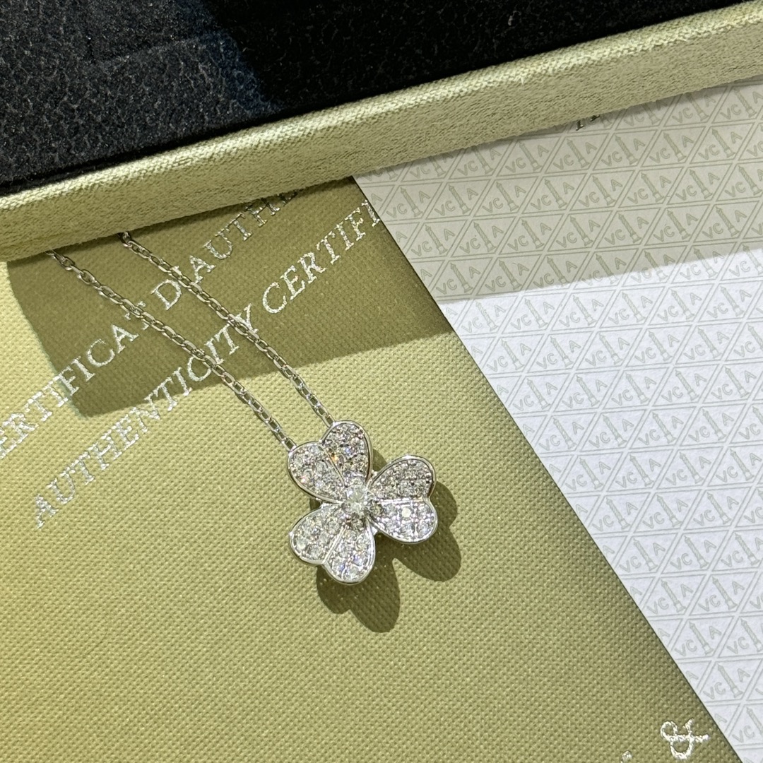 [TOP] Van Cleef & Arpels Frivole Pendant Necklace