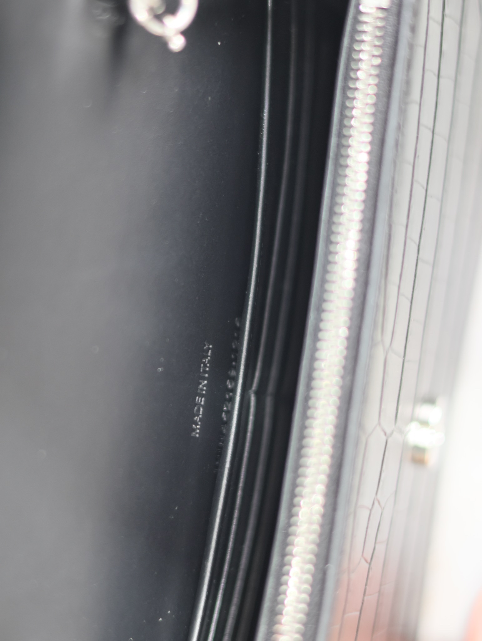 [TOP] Yves Saint Laurent YSL Kate Tassel Bag Matte Croc Embossed Cowhide 19x12.5x4cm - Black&SHW