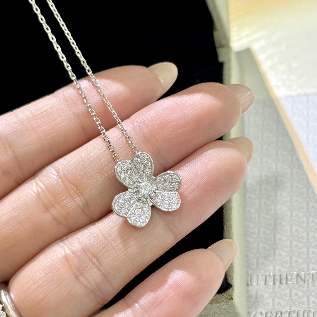 [TOP] Van Cleef & Arpels Frivole Pendant Necklace