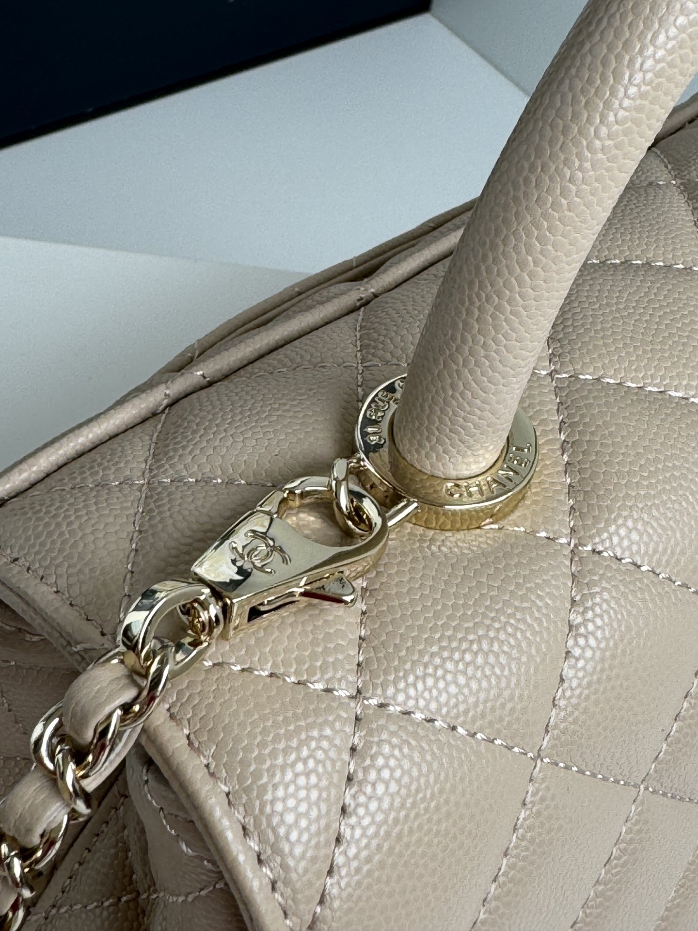 [TOP] Chanel CoCo Handle Bags Cowhide with Lambskin lining 23cm/28cm - Beige&GHW