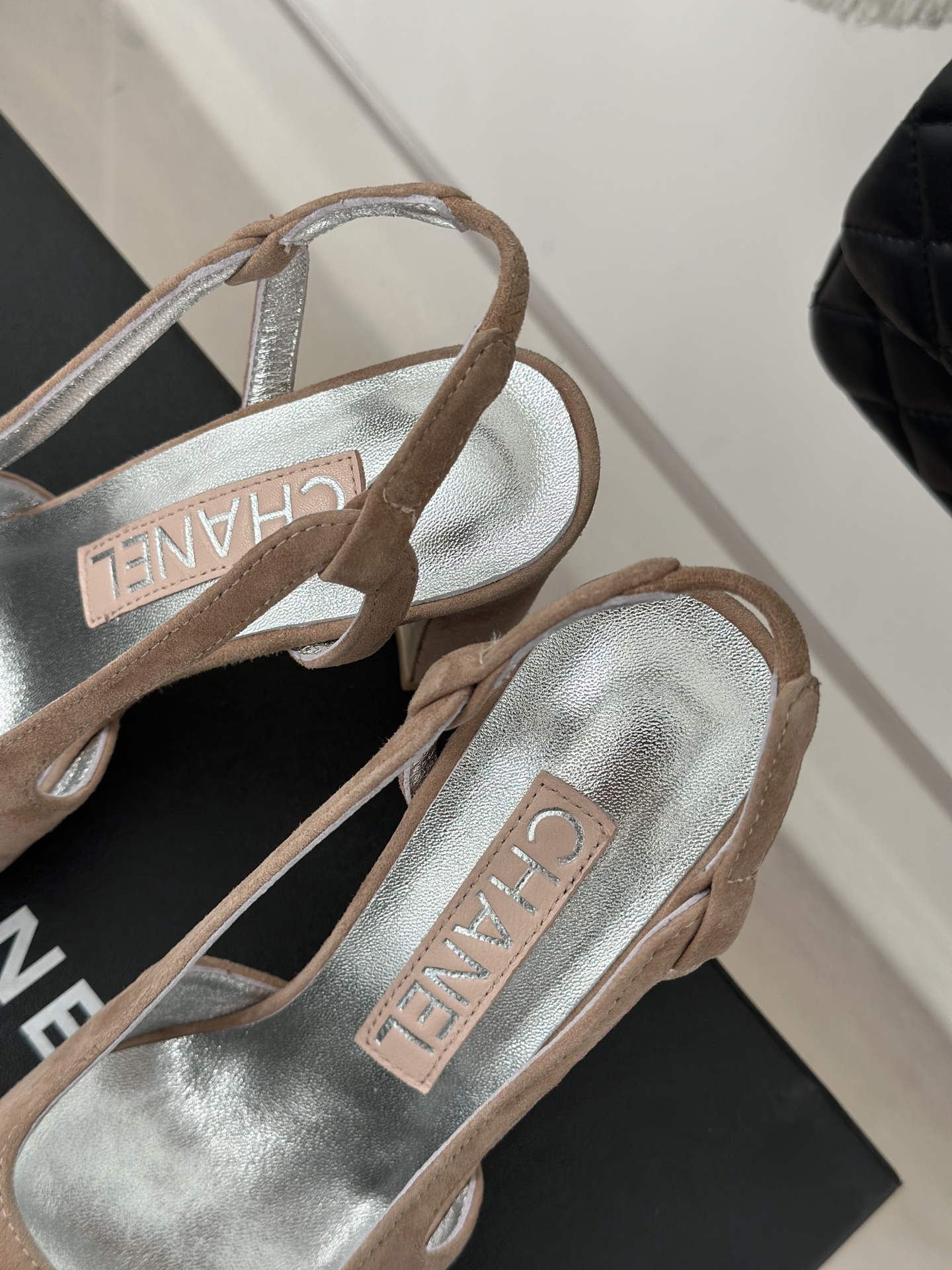 [TOP] CHANEL CC Thick Heel Back Sandals - Pink