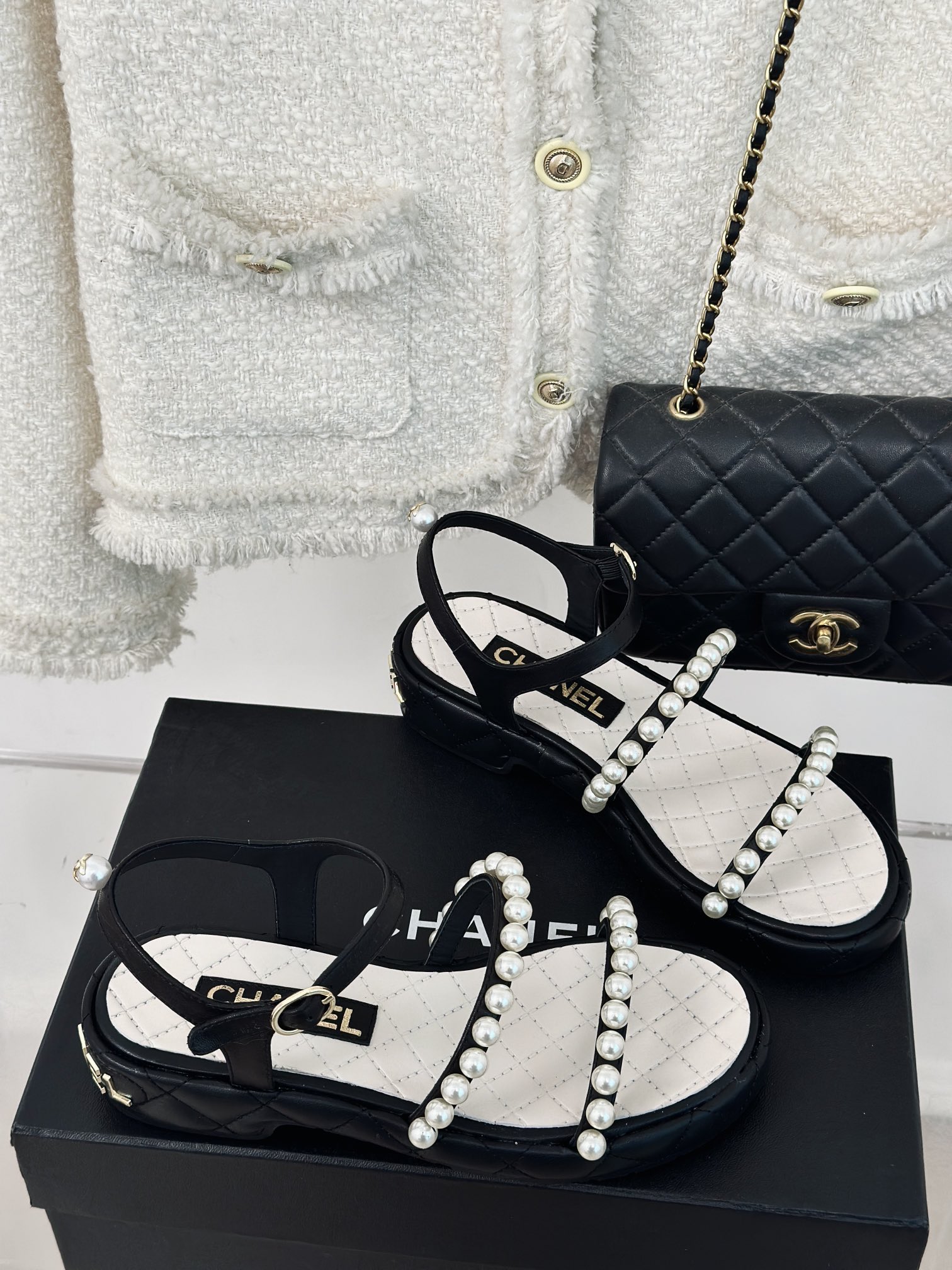 [TOP] CHANEL Thick-soled Camellia Pearls Sandals 3cm - 3 Color