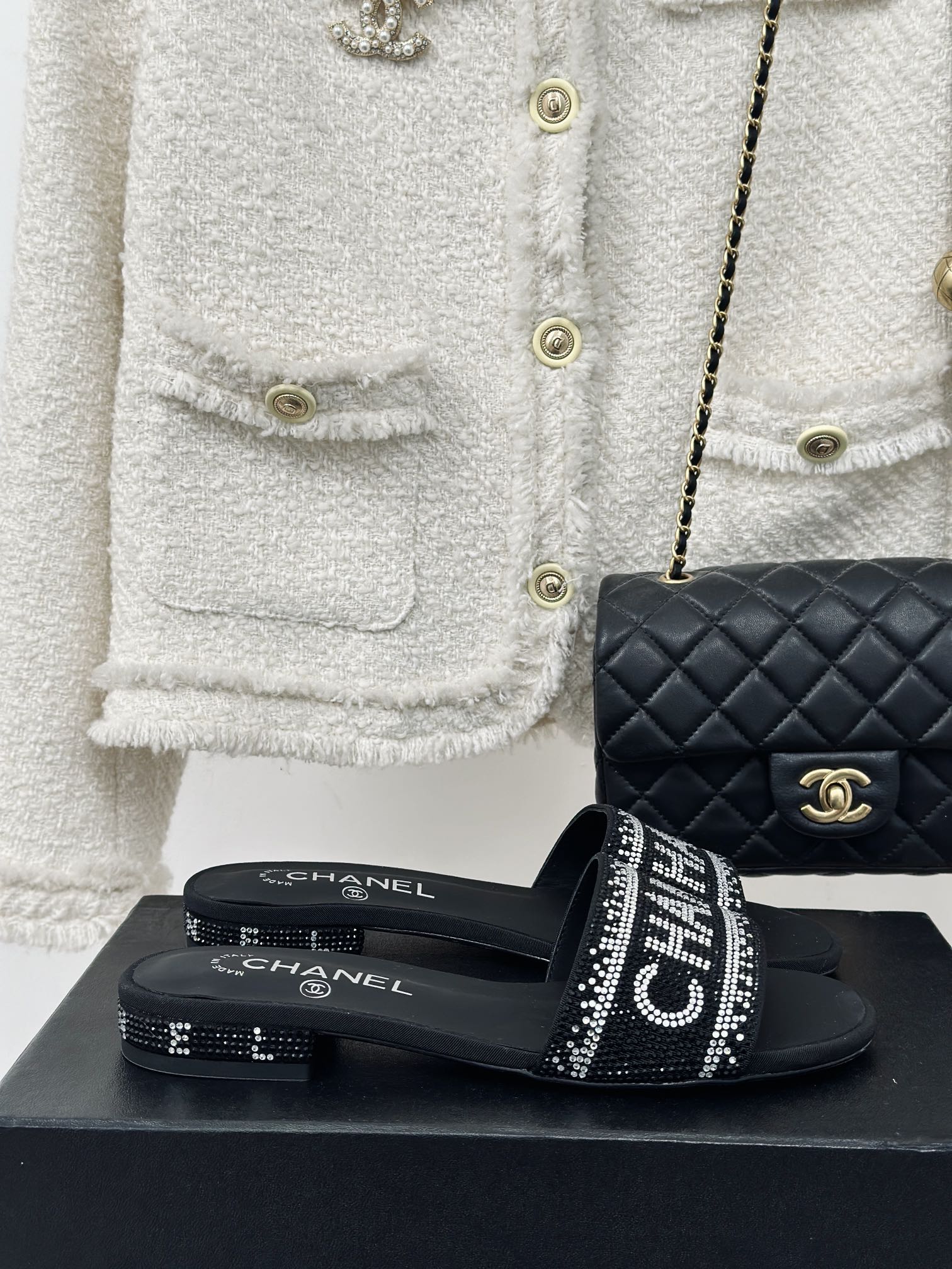 [TOP] CHANEL Classic Rhinestone Letter Slides 1.5cm - 2 Color