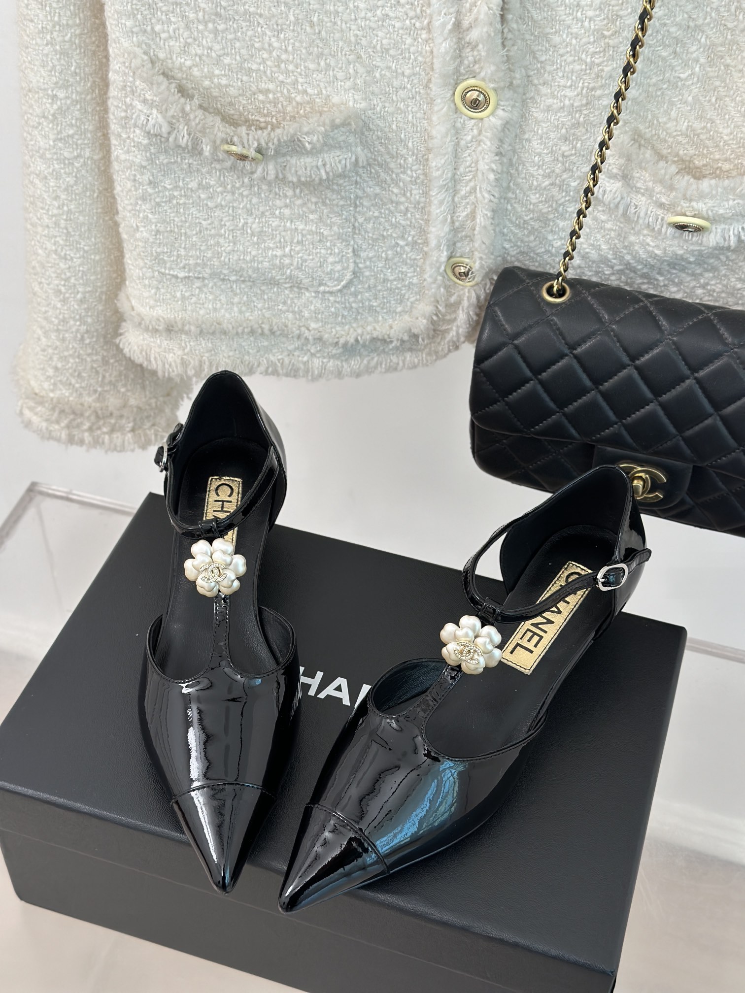 [TOP] CHANEL Lambskin Camellia Small Wedge Sandals - 3 Color