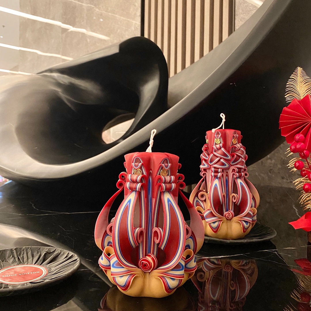 [TOP] Louis Vuitton LV Handmade Carved Candles - 2 Sizes