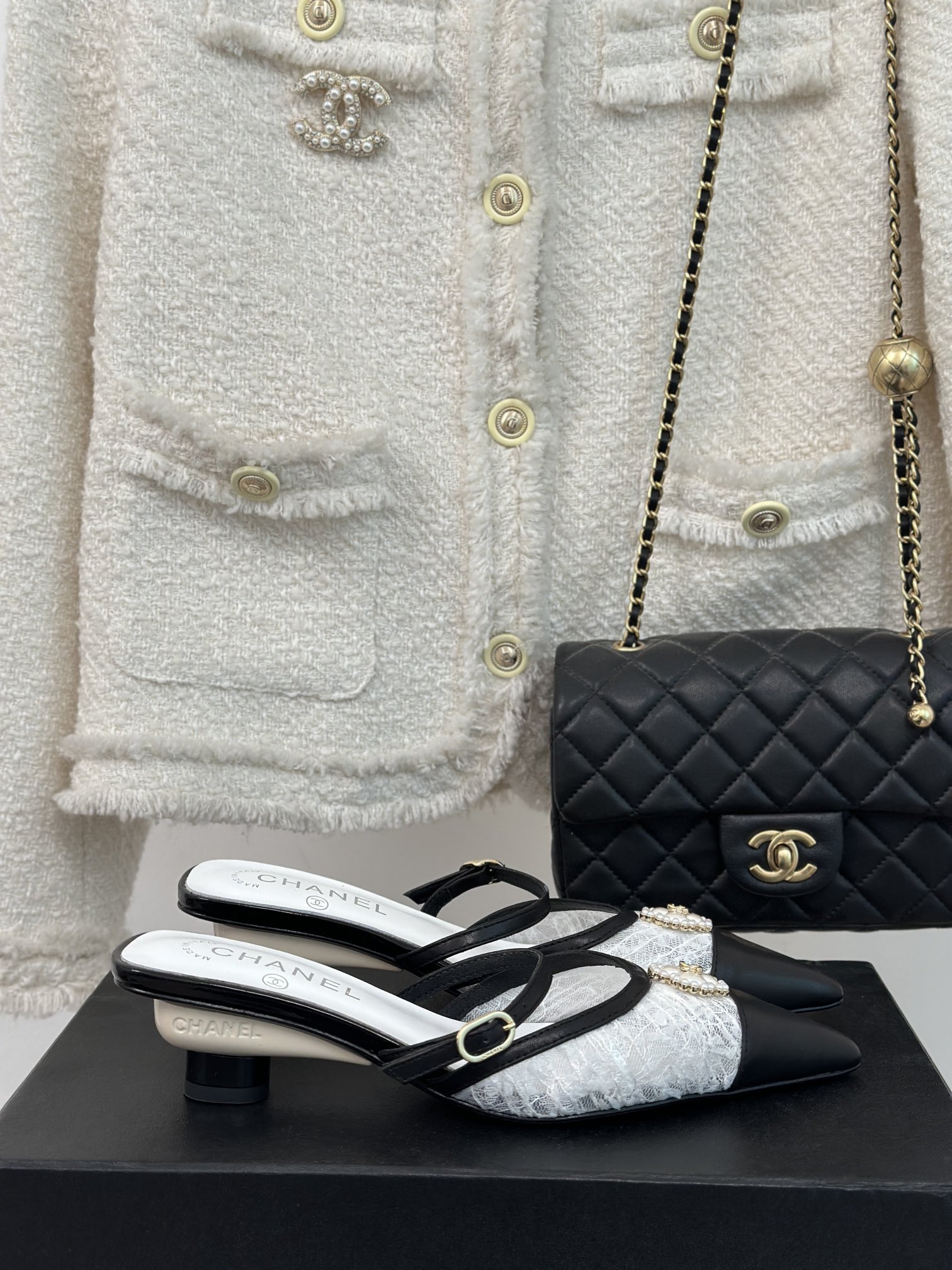 [TOP] CHANEL CC Clover Pearl Slides - 3 Color