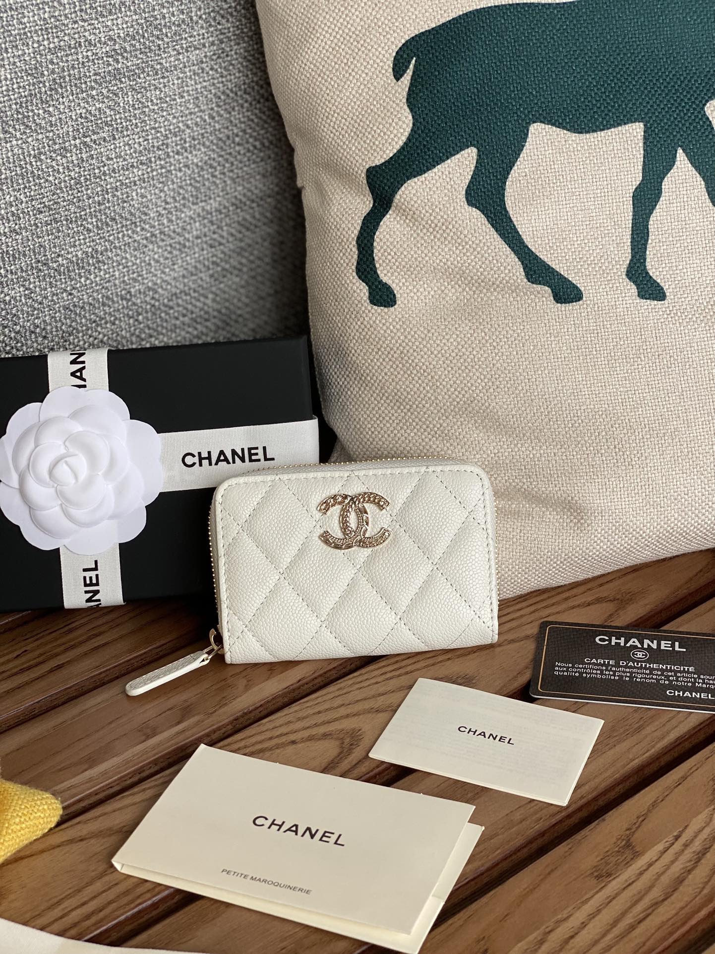 [TOP] CHANEL Caviar Wallets - GHW - 6 Colors - 711 Luxury