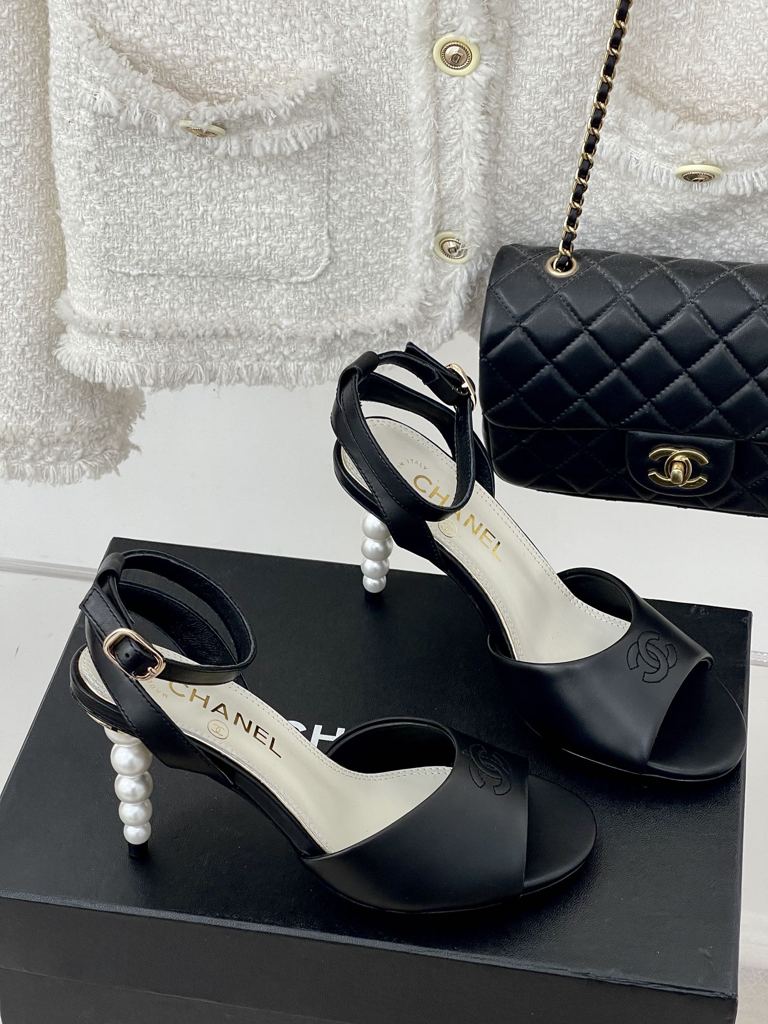 [TOP] CHANEL CC Pearl Sandals - 3 Color