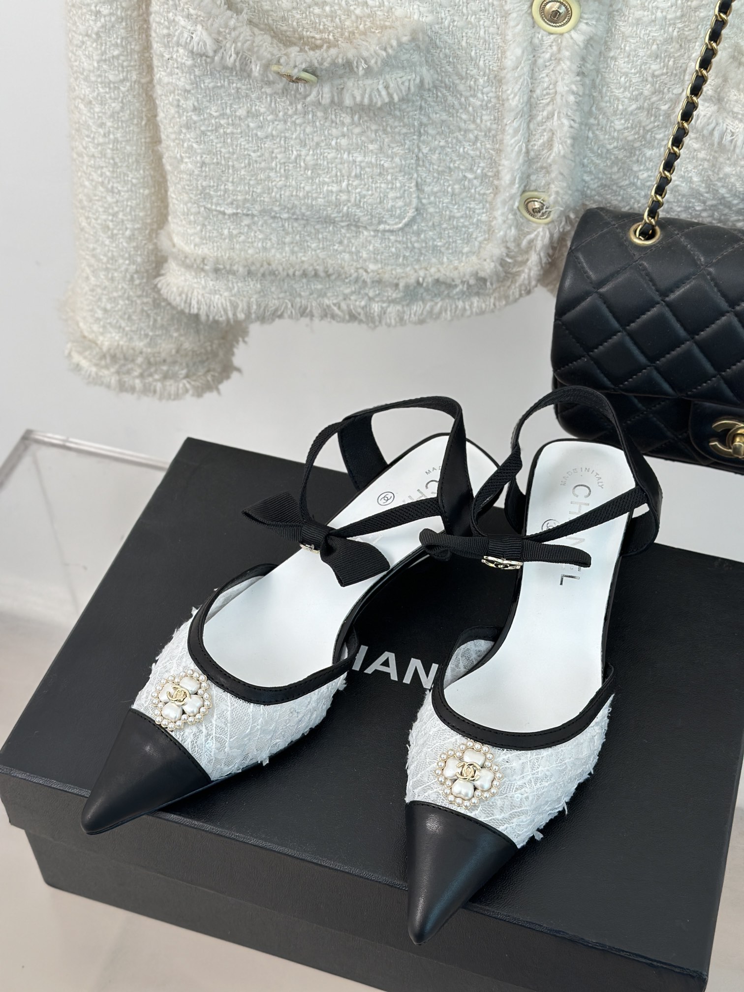 [TOP] CHANEL CC Clover Pearl Sandals - 3 Color