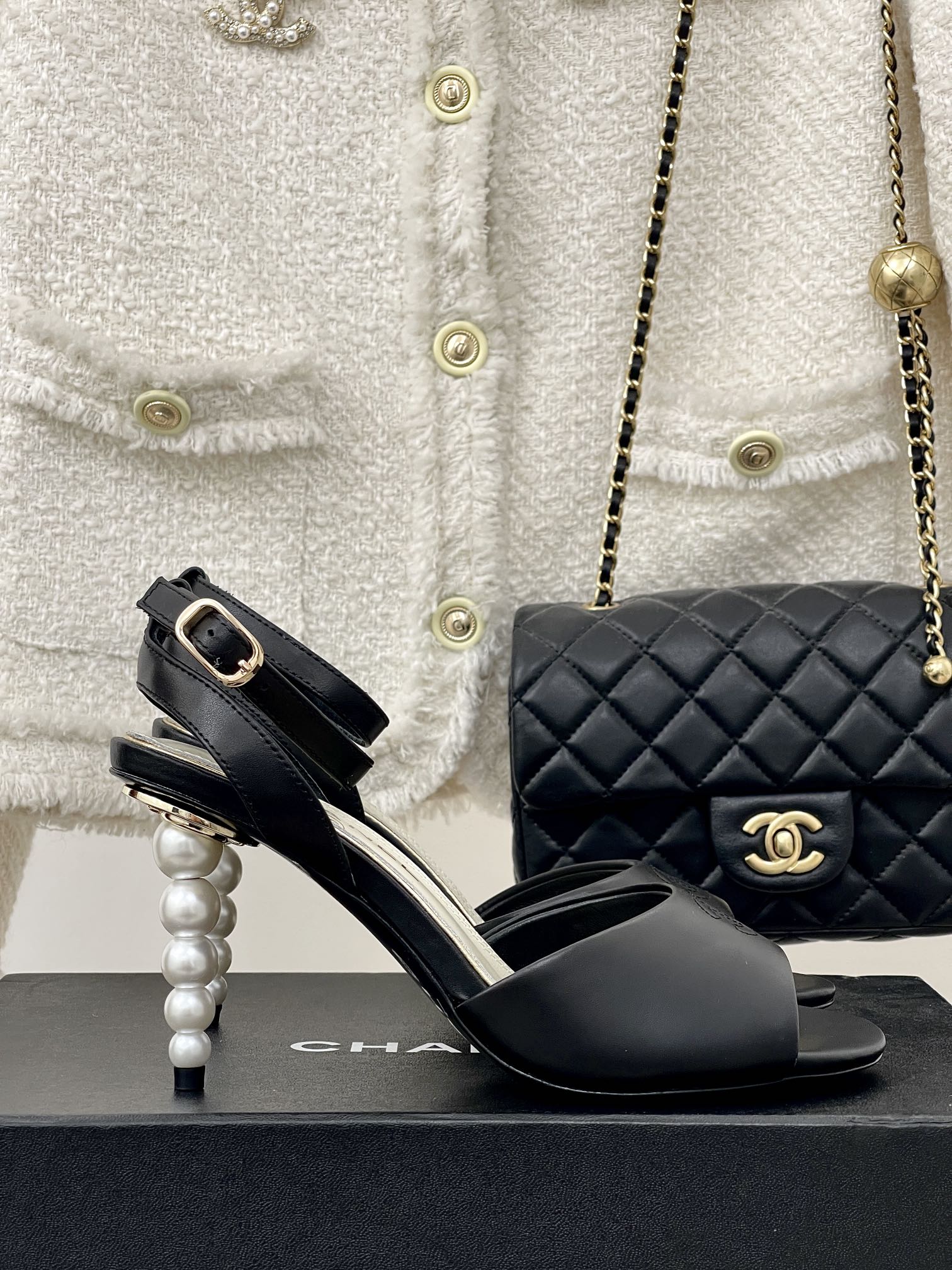 [TOP] CHANEL CC Pearl Sandals - 3 Color