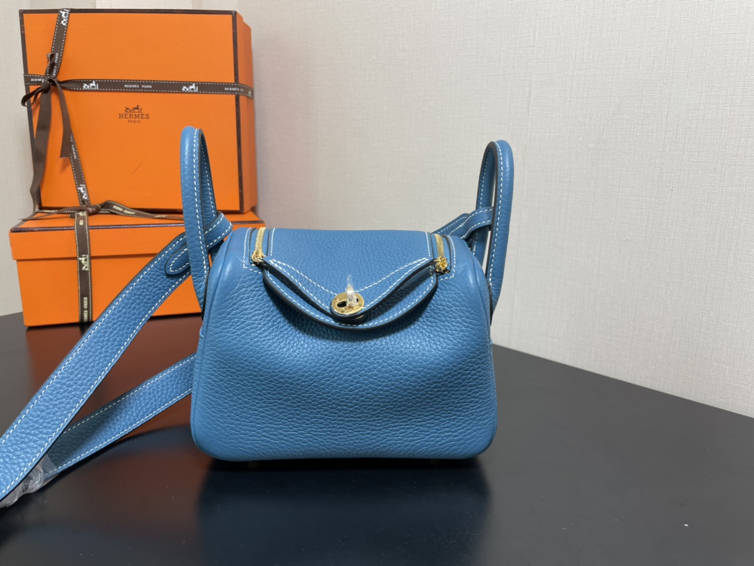 [TOP] HERMES Mini Lindy Taurillon Clemence Leather 19 CM - Bleu Jean & GHW/SHW
