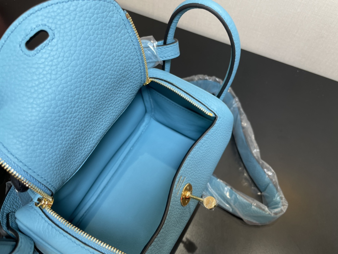 [TOP] HERMES Mini Lindy Taurillon Clemence Leather 19 CM - Bleu Du Nord & GHW/SHW