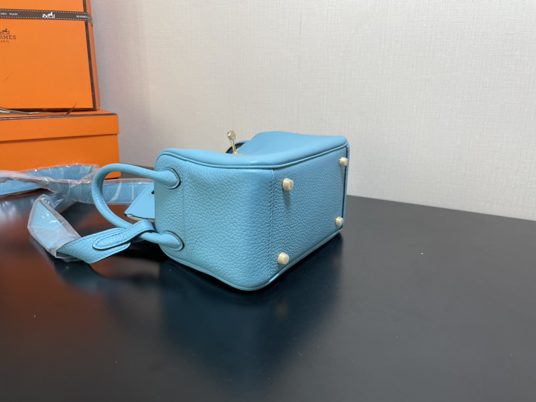 [TOP] HERMES Mini Lindy Taurillon Clemence Leather 19 CM - Bleu Du Nord & GHW/SHW