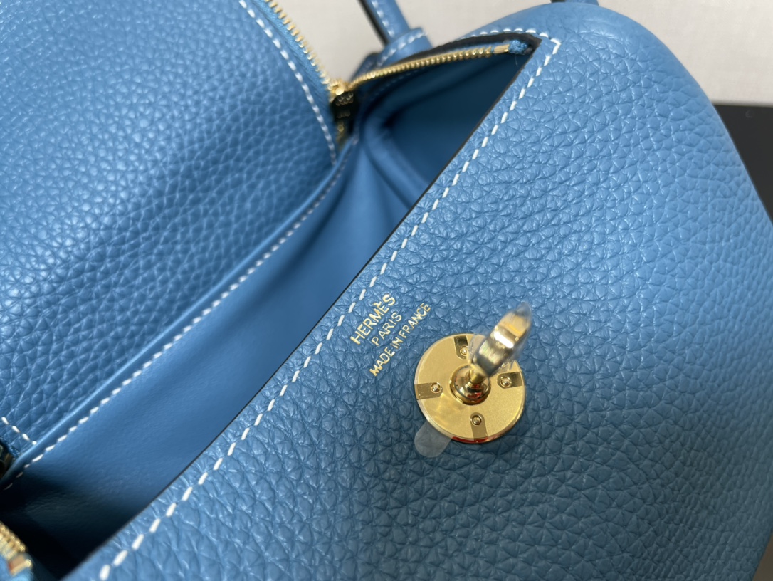 [TOP] HERMES Mini Lindy Taurillon Clemence Leather 19 CM - Bleu Jean & GHW/SHW