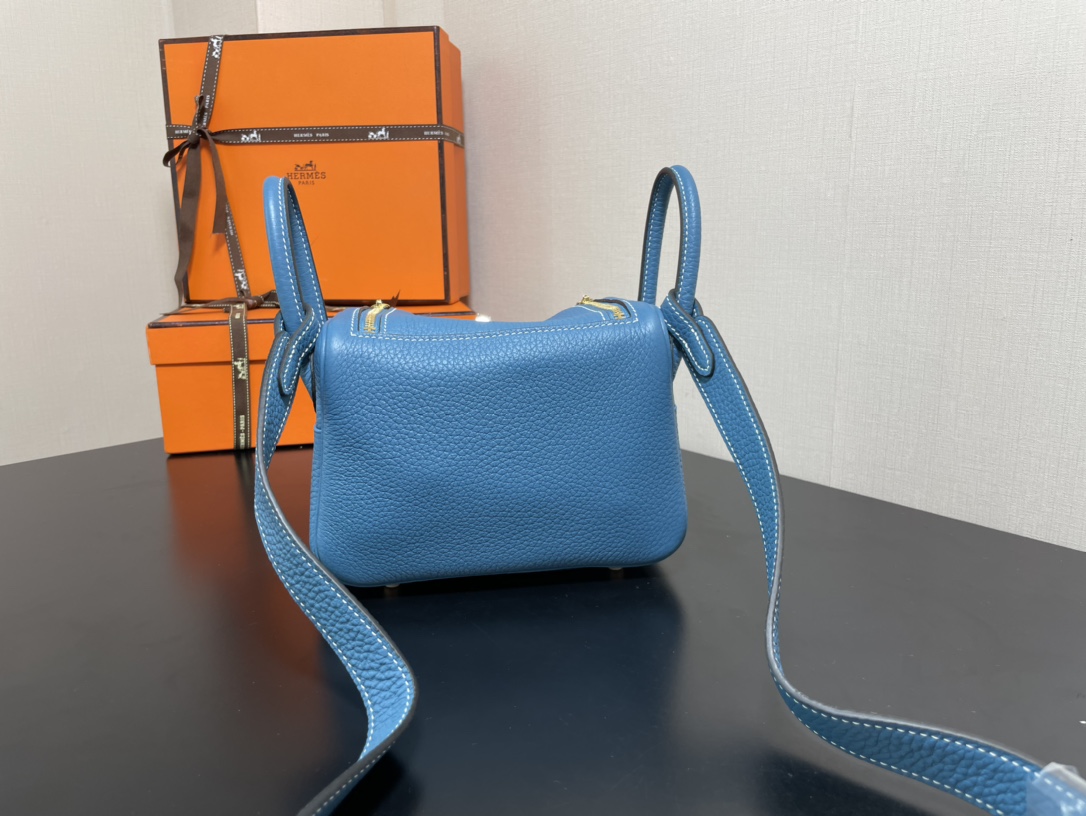 [TOP] HERMES Mini Lindy Taurillon Clemence Leather 19 CM - Bleu Jean & GHW/SHW