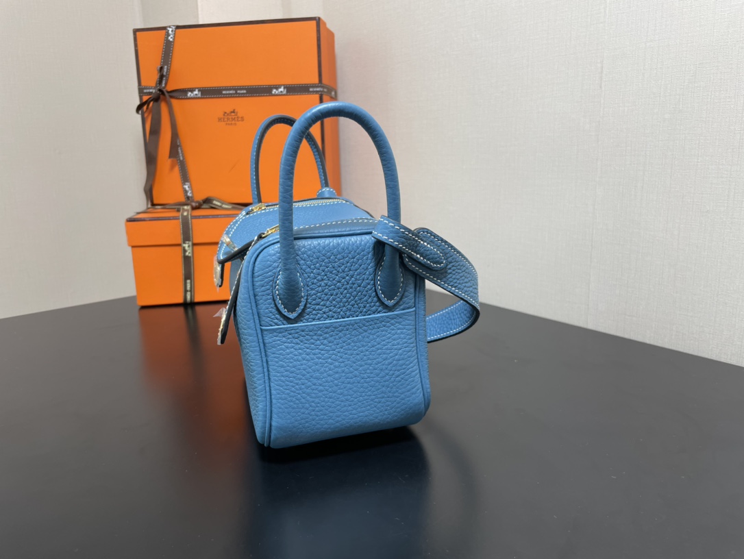 [TOP] HERMES Mini Lindy Taurillon Clemence Leather 19 CM - Bleu Jean & GHW/SHW